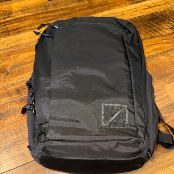 Evergoods CIVIC TRAVEL BAG 20L